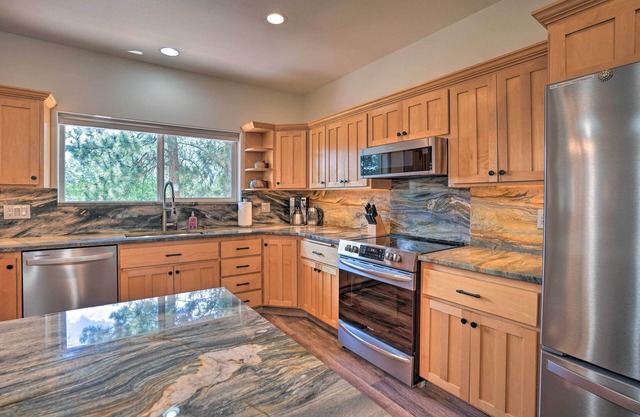 10-Acre Bend Home < 4 Mi to Old Mill District