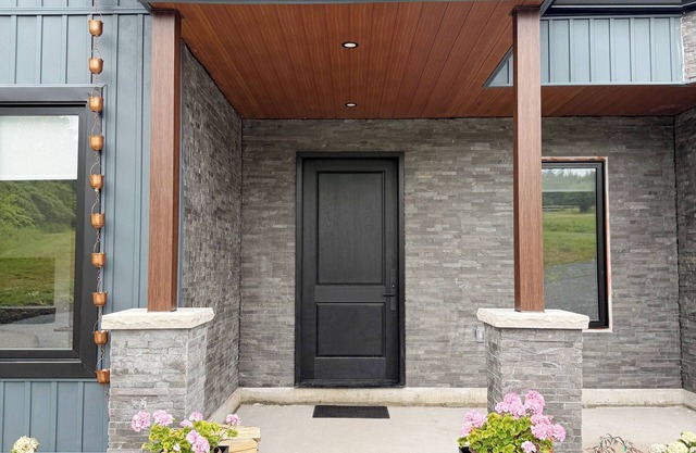 10-Acre BOQ/PEC Estate, Waterfront, 3BR Ensuite & Walk-in, +1BR, Gourmet Kitchen