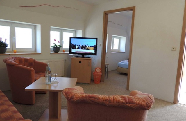 10 AP with lake view and park - Insel-Hotel Dobbertin