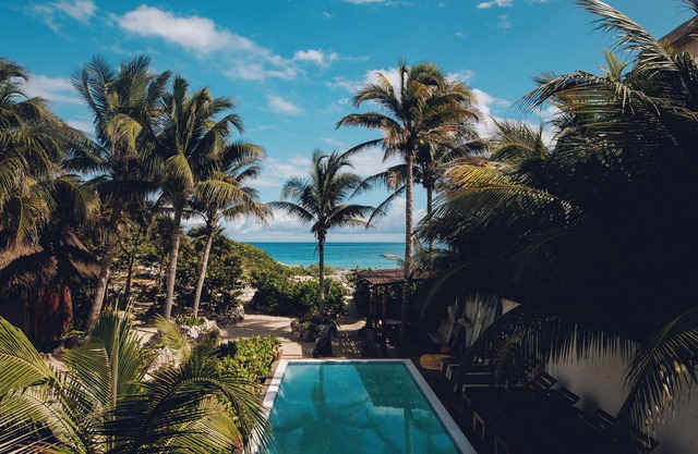 10 BDR Private beachfront villa/Temazcal and pool ideal for groups and families.