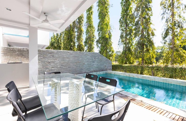 10 bedroom, for 28 guests, 2 private pools only 7 Kms to Patong beach