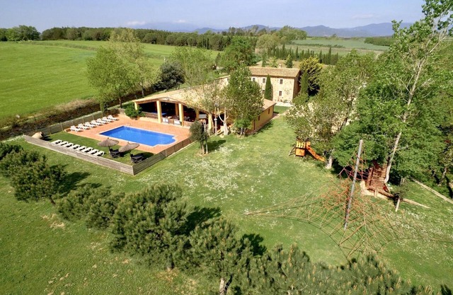 10 Bedrooms Villa|Tennis & Basketball court|Soccer Field|Near Beaches &Barcelona