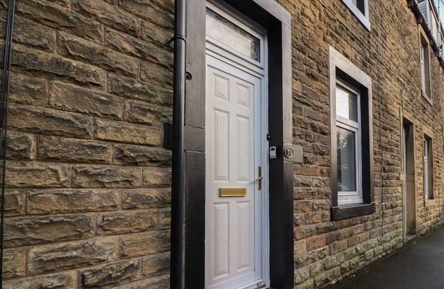 10 Haw Grove