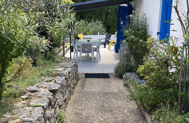 10 kms from Périgueux, Gîte in the countryside "Le Père Igor