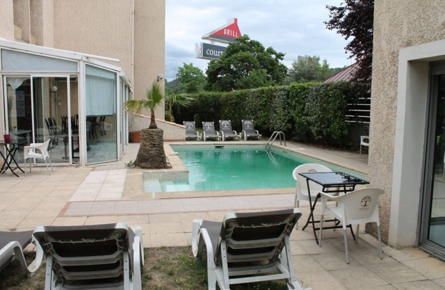 10 min du centre ! Chambre triple + Accès piscine