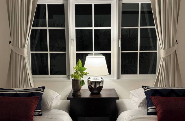 10 mins from airport/3-BR house 6 people Group stay