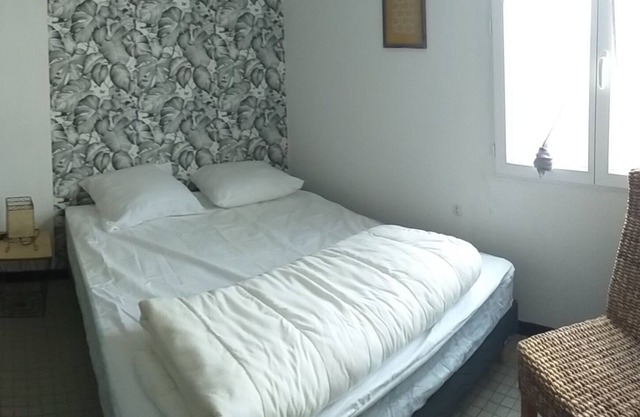 10 minutes from leisure and water sports activities and shops