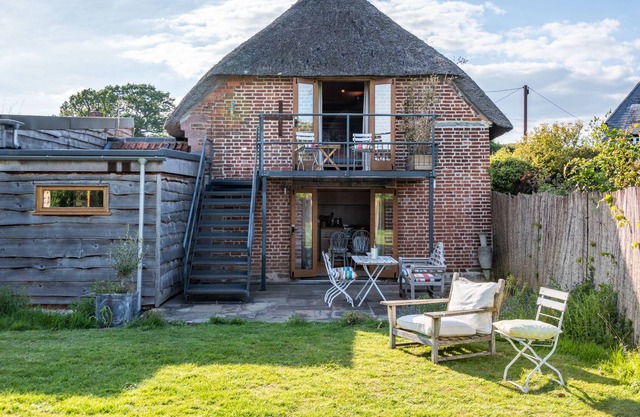 10 minutes to coast & 5 minutes to Bridport in beautiful secluded countryside