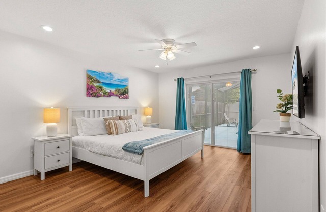 10 Minutes to Disney! Villa with Pool & Game Room