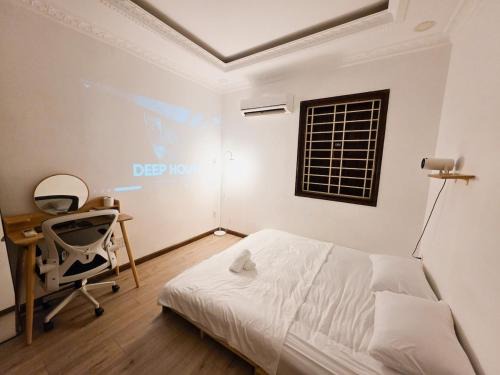 10 minutes walk from Bui vien