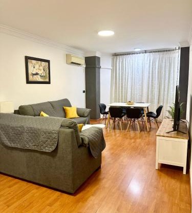 10 minutos centro Sevilla, moderno y con parking gratis