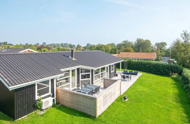 10 person holiday home in Juelsminde-By Traum