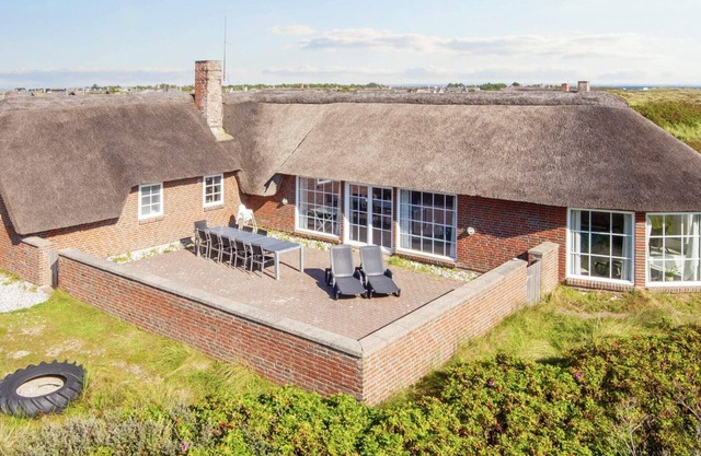 10 person holiday home in Ringkøbing
