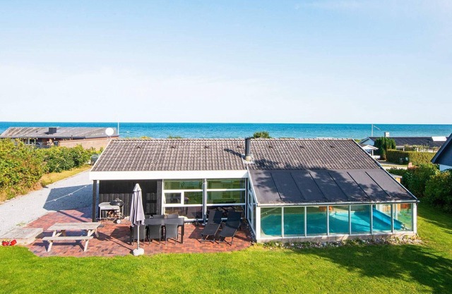 10 person holiday home in Allingåbro