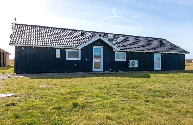 10 person holiday home in Harboøre