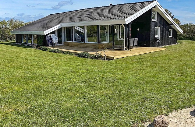 10 person holiday home in Hjørring-By Traum
