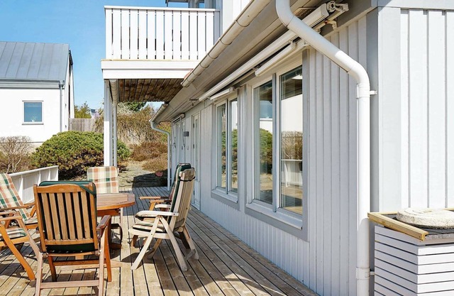 10 person holiday home in Frillesås