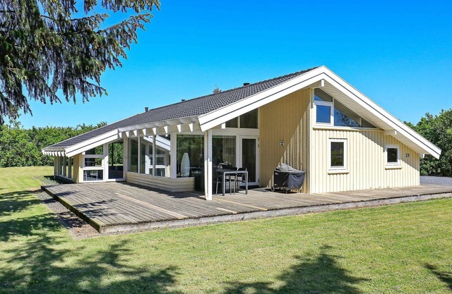 10 person holiday home in Hjørring-By Traum