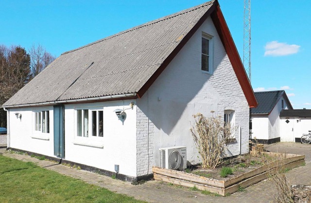 10 person holiday home in Thyholm-By Traum
