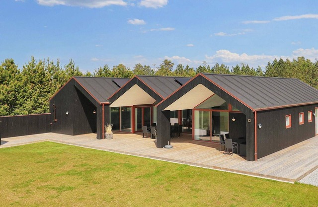 10 person holiday home in Jerup-By Traum