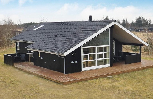 10 person holiday home in Brovst