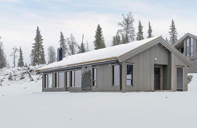 10 person holiday home in F vang