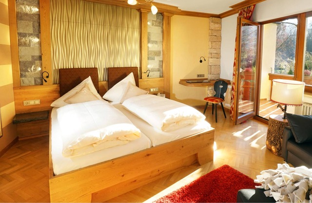 10 Steinberg I Junior Suite Deluxe