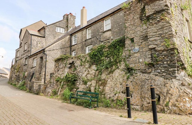 10 Westgate Hill