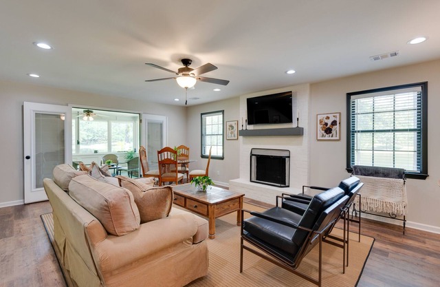100-Acre Fort Valley Rental w/ Private Lake!