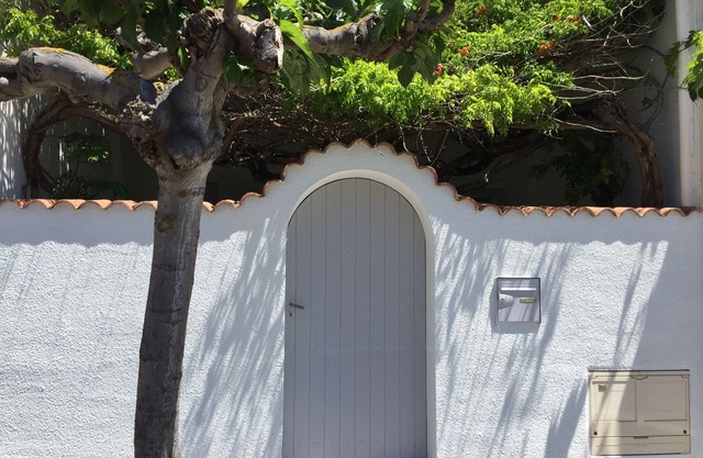 100 m from the beach, charming house with private terrace