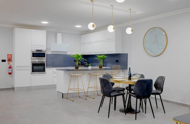 100 m² Apartment ∙ 3 bedrooms ∙ 6 guests