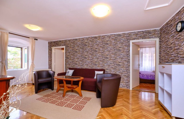100 m² Apartment ∙ 3 bedrooms ∙ 6 guests