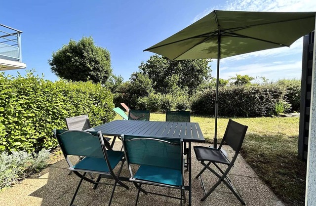 1008 - Haus 5p in einer privaten Residenz mit Pool.