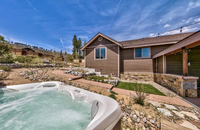 1008C Mountain View -come play in the mountains 5 bedrooms, hot tub