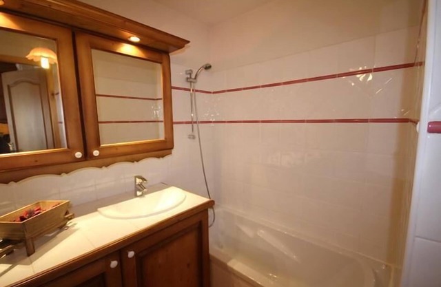 100m from ski slopes, Ground floor, balcony, parking, tv, ski locker, 45m², Les Saisies
