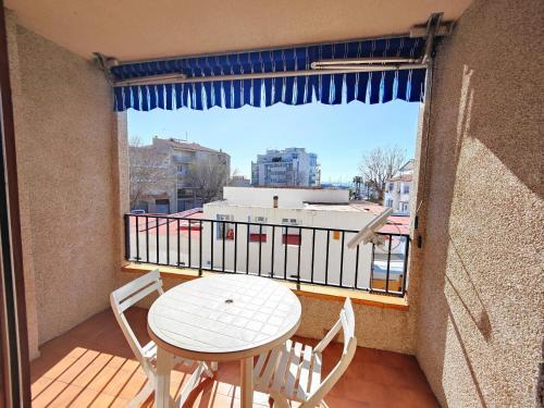 1027 ROSES 9 1-3, ZONA DEL PUERTO DEPORTIVO, CERCANO A LA GRAN PLAYA DE ROSES. PEQUEÑA VISTA. - ES-258-40