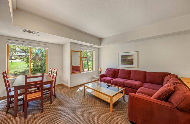 104 | Peaceful Studio - Hot Tubs + Nature Walks