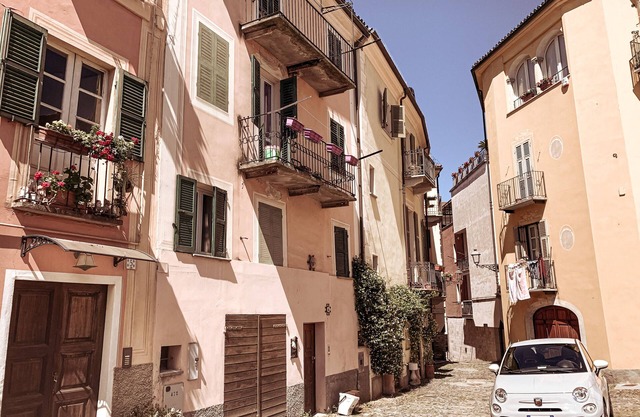 105 sqm, 2 bedrooms, 2 bathrooms, up to 4 guests (2 adults + 2 children)
