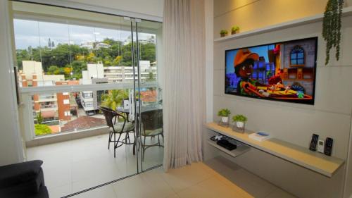 1077 Excelente opção com duas suítes no centro de Bombinhas