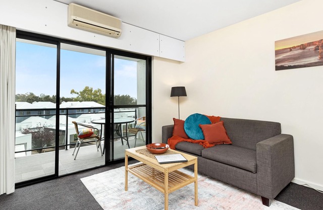 108 Simply Great Views & Location - sleeps 2