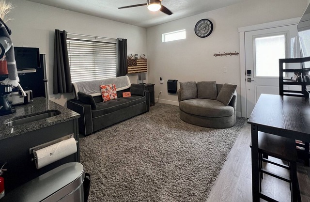 1085C - TJ Rancher Corp & Vaca Rental -Kitchenette
