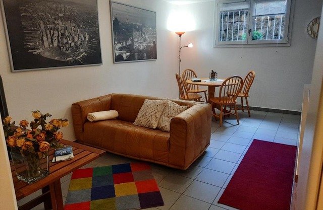 #10ilnumeroperfetto, independent entrance, private parking & garten