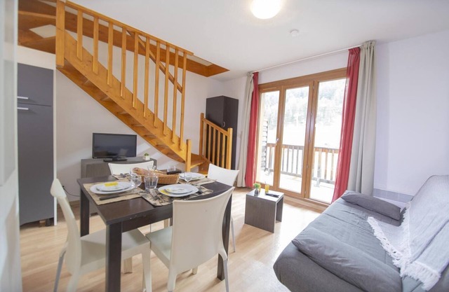 10m from shops, swimming pool, balcony, 35m², Les Orres