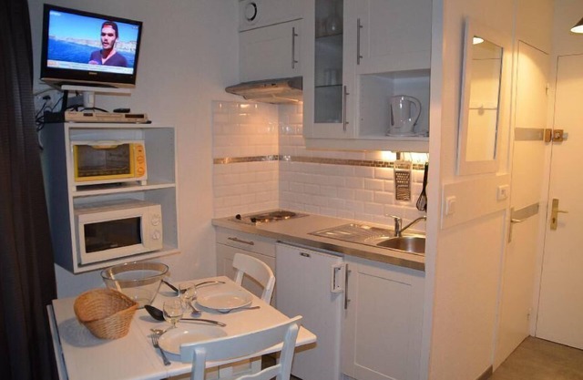 10m from ski slopes, 3rd floor, tv, ski locker, 13m², Les Menuires