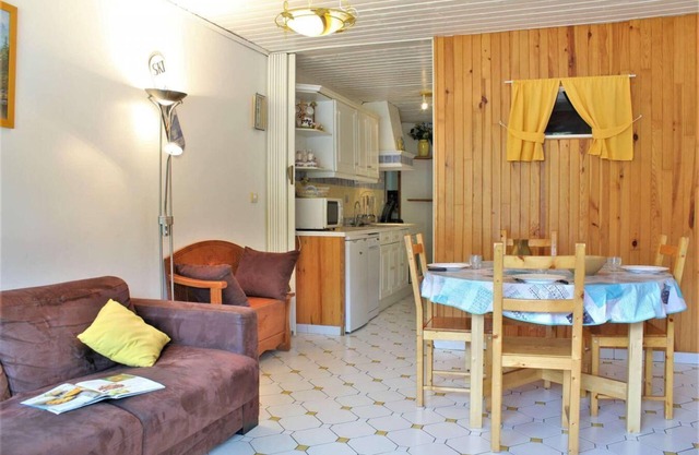 10m from ski slopes, 1st floor, balcony, tv, ski locker, 40m², Risoul