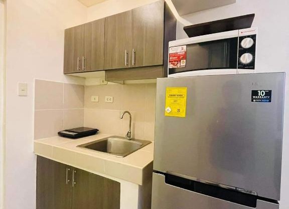 10th floor Cityland Taal View + Free Pool + Fiber Net