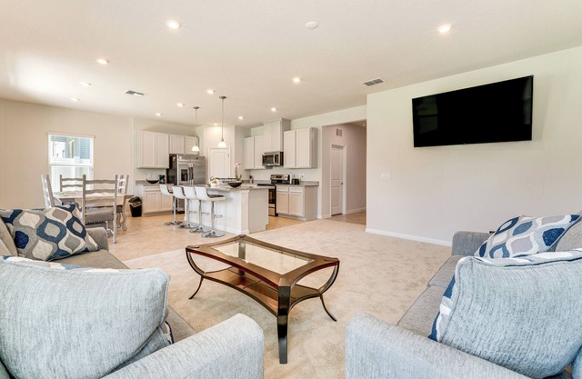 11 Mi to Disney: Family Home w/Pool Access