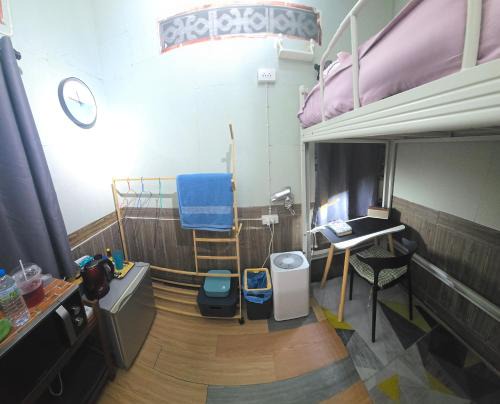 113 Olan Place Cozy Loft Apartment with free Wi-fi