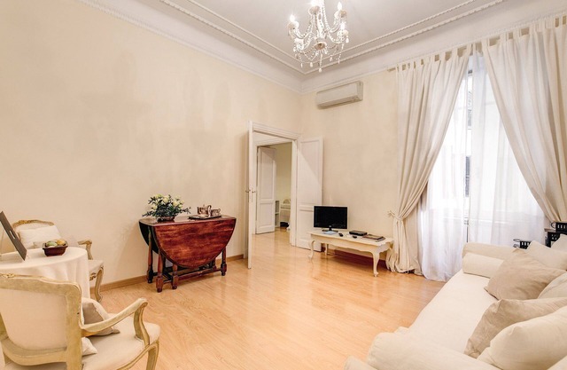 115 SQM AT THE VATICAN, IN THE ROME OF THE PAPES, ONE OF THE COOLEST QUARTERS OF THE CITY.