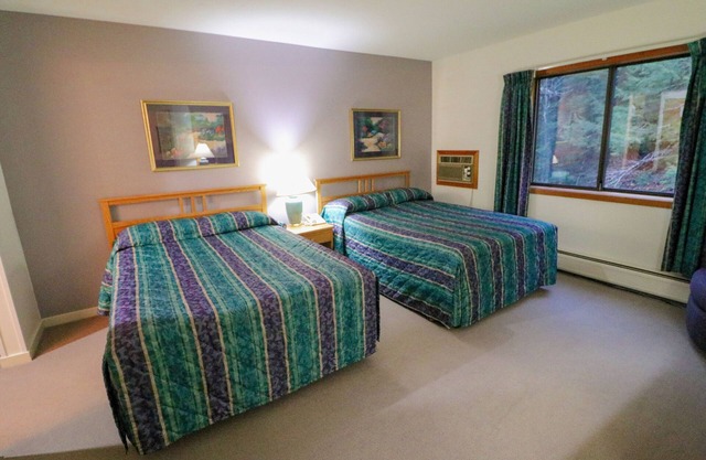 118 Two Double bed Standard Hotel room
